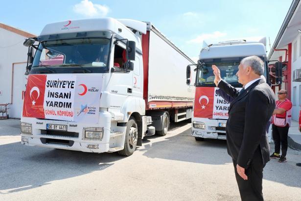 Adana Büyükşehir Belediyesi'nden Suriye’ye 3 TIR  insani yardım malzemesi