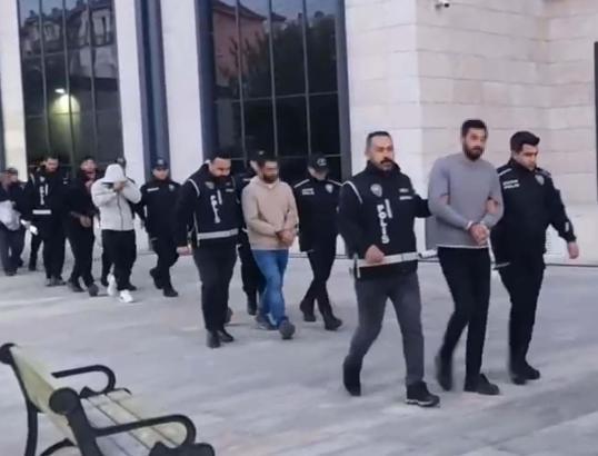 Gökçeada'da 2 aileye yönelik 'nitelikli yağma' operasyonunda 9 tutuklama