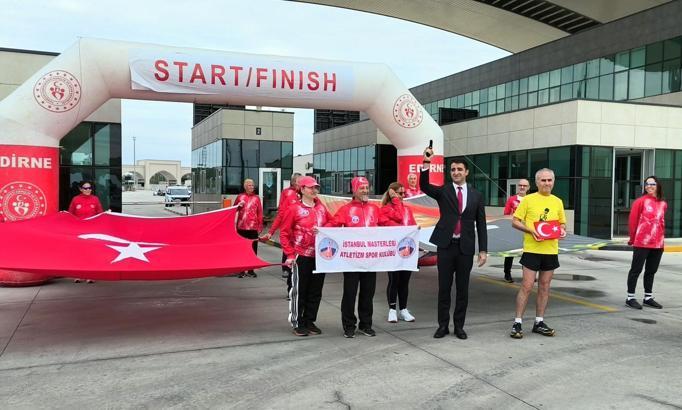 Atatürk'ün Selanik'teki evinden alınan toprak, İpsala'da törenle atletlere teslim edildi