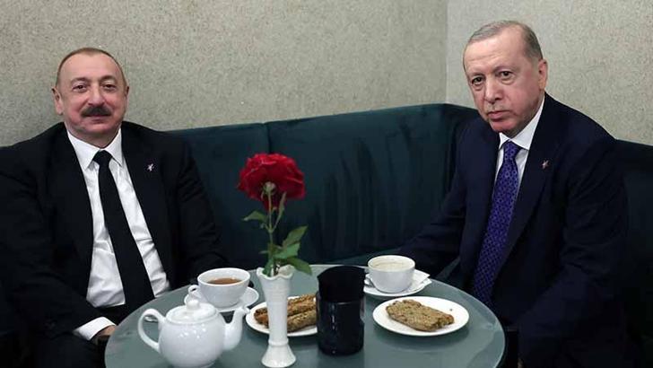 Cumhurbaşkanı Erdoğan, Azerbaycan Cumhurbaşkanı Aliyev ile bir araya geldi