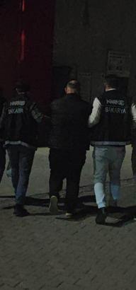 18 yıl 9 ay hapisle aranan hükümlü, peruk ve sahte pasaportla yakalandı