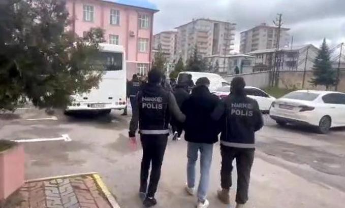 Sivas'ta uyuşturucuya 8 tutuklama