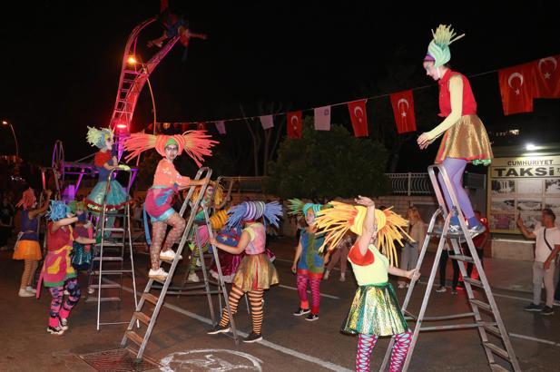 Uluslararası Tiyatro Festivali başladı