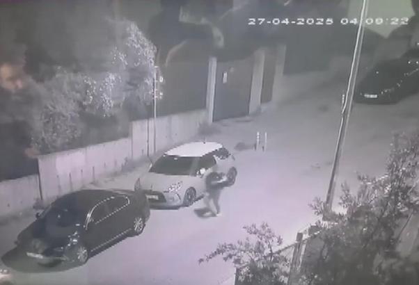 İstanbul- Küçükçekmece'de haraç için araç kurşunlayan şüpheli, gizlendiği binaya eşofmanla girip etekle çıktı