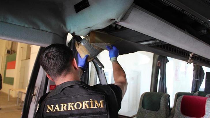 Kapukule'de otobüsteki 77 kilo uyuşturucu hapı Neptun buldu