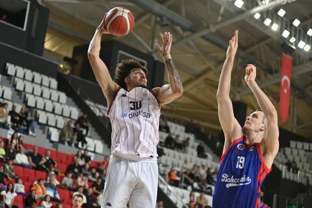 Manisa Basket kurtuluş maçında