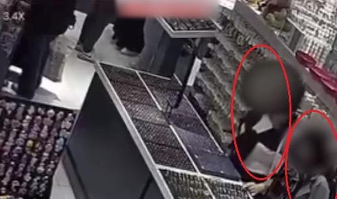 Kayseri'de takı dükkanında hırsızlık kamerada