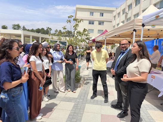 Üniversiteli gençlerin kariyerine destek