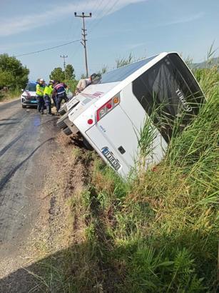 Muğla'da turistleri taşıyan midibüs devrildi: 1 yaralı