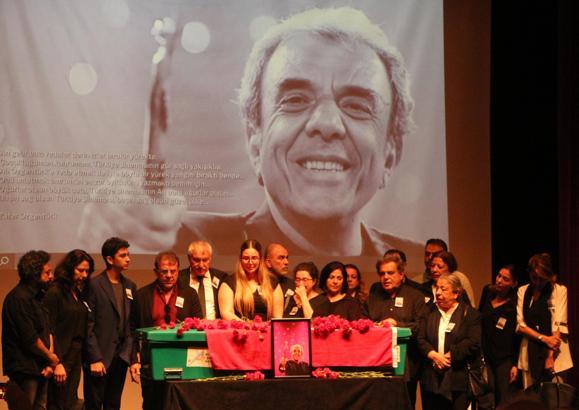 Türk sinemasının usta ismi  Ali Özgentürk son yolculuğuna uğurlandı