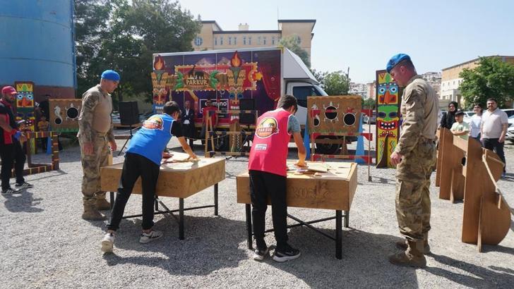 Siirt’te, jandarma personellerinden öğrencilerle etkinlik