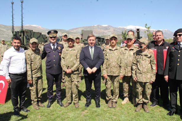 Erzincan'da 54 özel gereksinimli birey askerlik heyecanı yaşadı