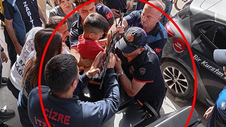 Dut yemek isterken eli korkuluk demirine saplandı