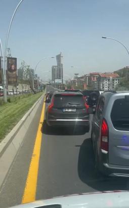 Düğün konvoyundakiler ambulansa yol vermedi; o anlar kamerada