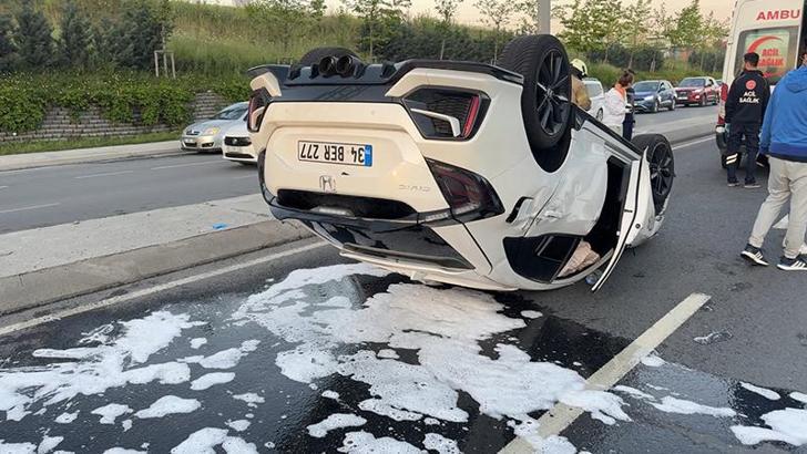 Beylikdüzü’nde iki otomobil çarpıştı: 3 yaralı