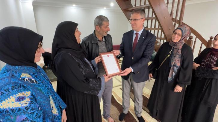 İstanbul - Gaziantep’li depremzede 5 engelli çocuk sahibi aileye yardımseverlerden dayalı döşeli ev