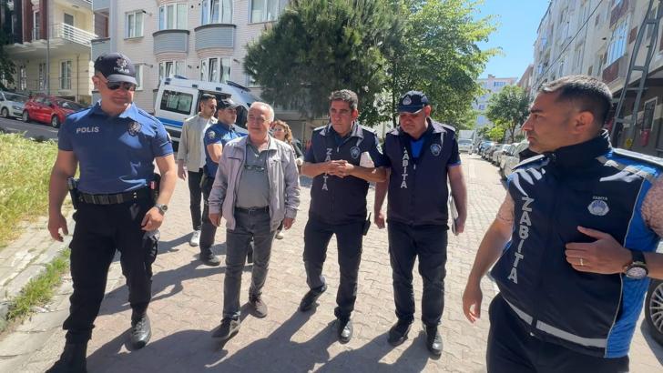 İstanbul - Avcılar'da 'Çöp ev' ihbarı: Kötü kokunun nedeni kediler çıktı