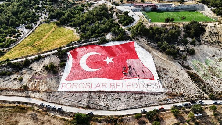 Mersin’in simgesi  Türk bayrağı yenilenerek görkemine kavuşturuldu