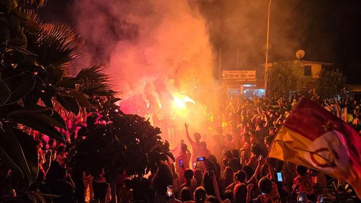Galatasaray'ın şampiyonluğu tüm yurtta coşkuyla kutlandı