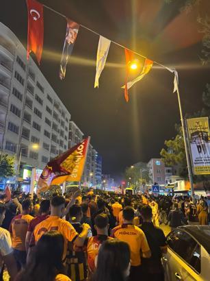 Niğde'de Galatasaray taraftarları şampiyonluğu kutladı