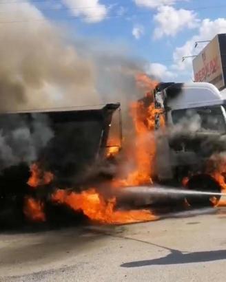 Uşak’ta park halindeki TIR’da yangın