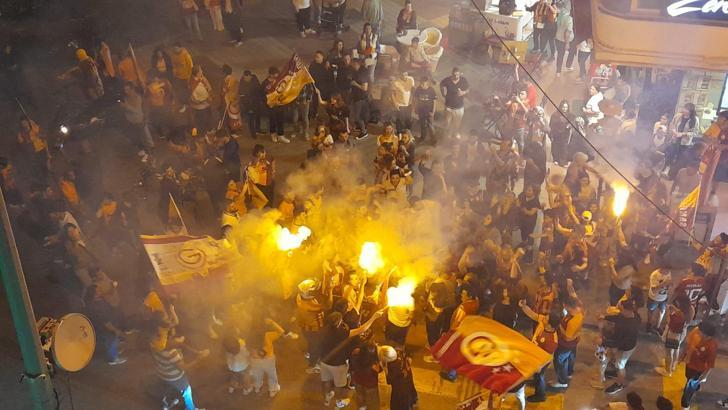 Galatasaray’ın şampiyonluğu Kuşadası’nda coşkuyla kutlandı