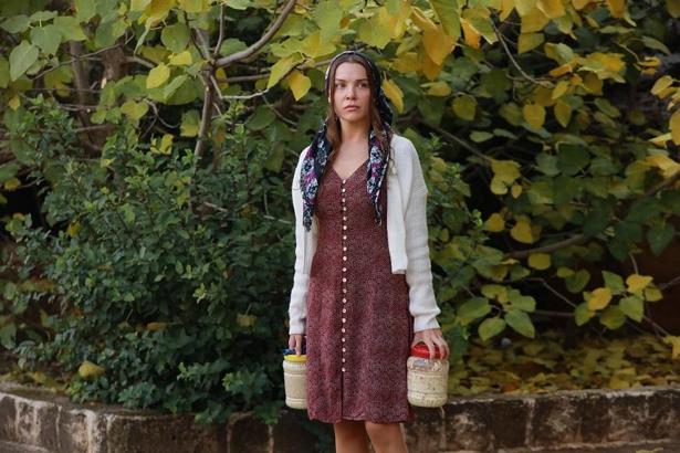 Uzak Şehir'de Pakize karakterine hayat veren oyuncu Yaren Güldiken: Onunla birlikte ben de dönüşüyorum