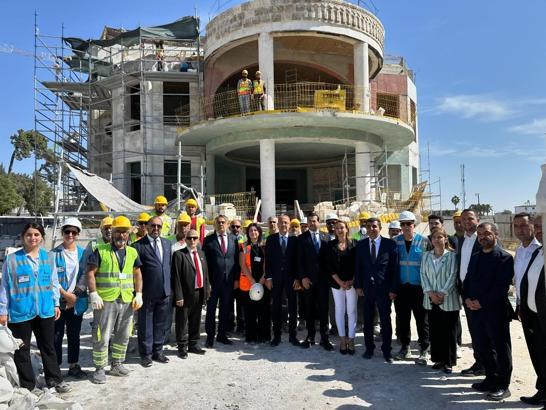 Hatay’da AK Parti ve CHP İl Başkanları meclis binasındaki çalışmaları inceledi