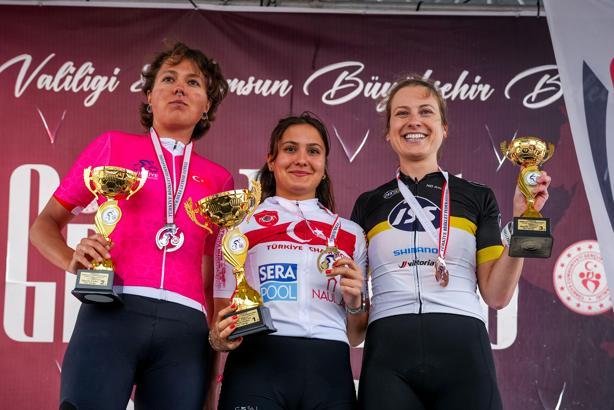 Türkiye Kupası 4. Etap Samsun Kadınlar Yol Bisikleti Yarışı tamamlandı