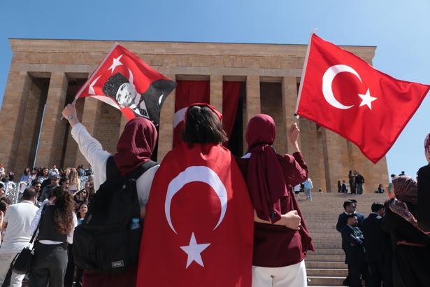 Anıtkabir'de 19 Mayıs coşkusu
