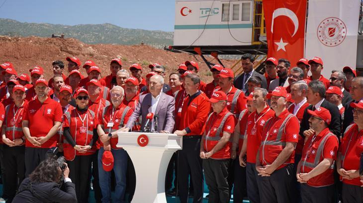 TBMM Başkanı Kurtulmuş: Artık bu dağlarda korku, ölüm kurşunlar, bombalar değil, kardeşlik türküleri söylenecek