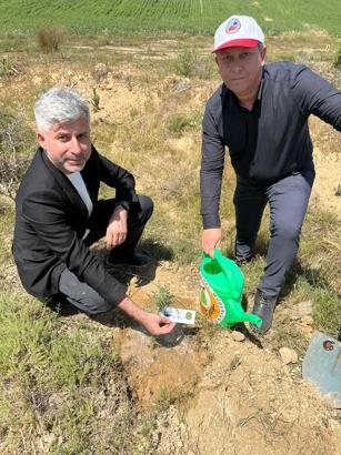 Mustafa Kemal Atatürk ile şehit ve gaziler için fidan diktiler