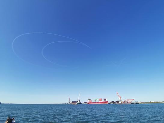 Türk Yıldızları gökyüzüne ‘Ay-Yıldız’ çizdi