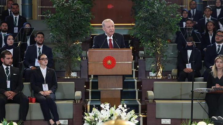 Cumhurbaşkanı Erdoğan, 19 Mayıs dolayısıyla gençlerle buluştu