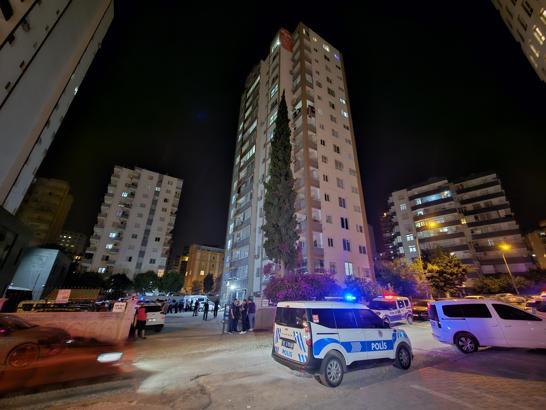 Kız arkadaşını öldürüp, 12'inci kattan atlayarak intihar etti