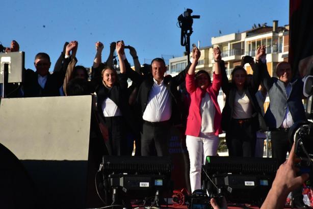 Özgür Özel: Gençlere yasakların yasak olduğu bir Türkiye vaat ediyoruz