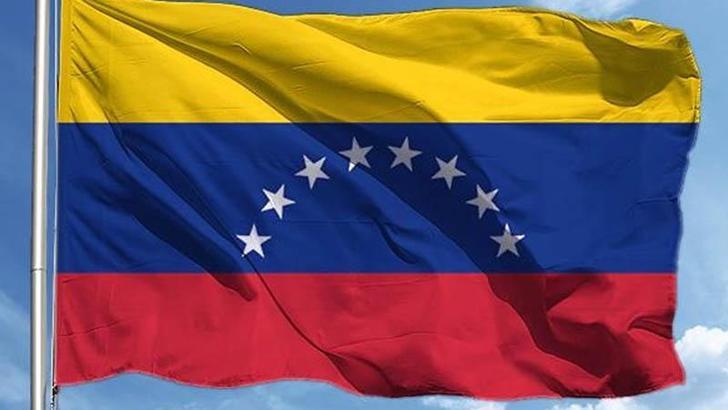 Venezuela, ‘terör tehdidi’ nedeniyle Kolombiya ile uçuşları durdurdu