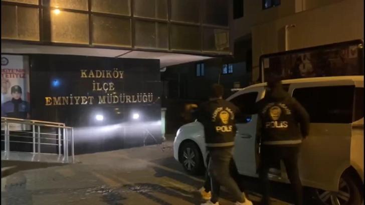 İstanbul- Kadıköy'de Galatasaray taraftarını silahla vuran şüpheli adliyeye sevk edildi