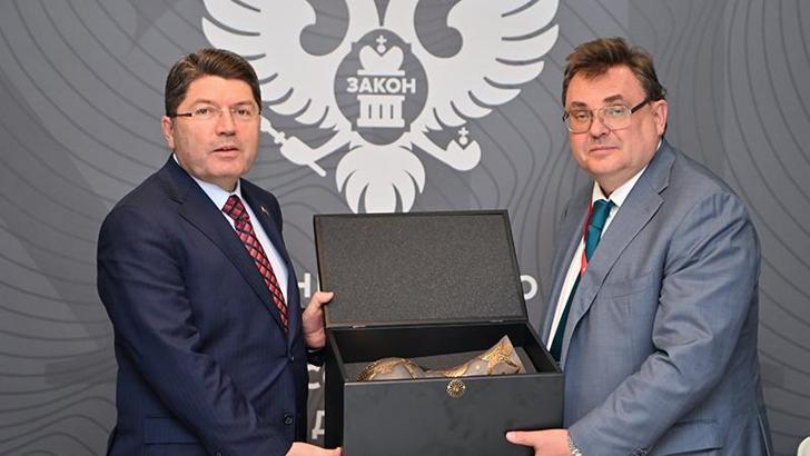 Bakan Tunç, Rusya Adalet Bakanı Konstantin Chuychenko ile görüştü