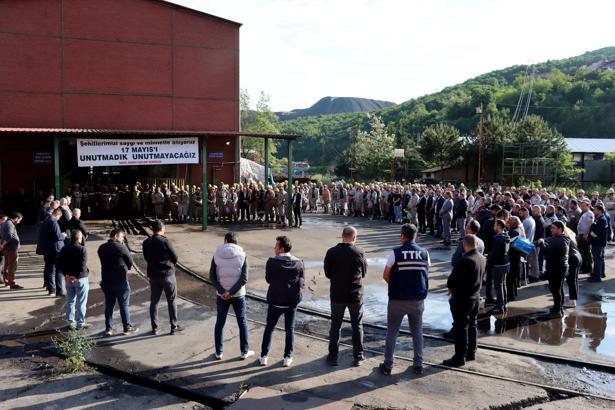 15 yıl önce grizu patlamasında ölen madenciler anıldı