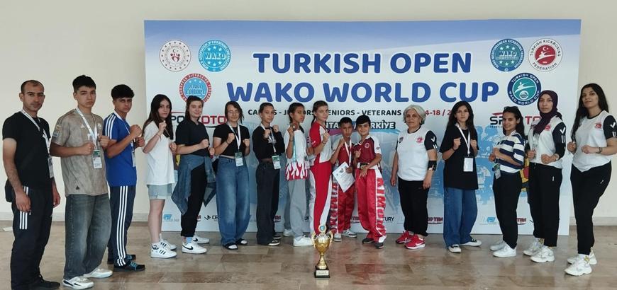 Burdurlu kick boks sporcularından 6 madalya