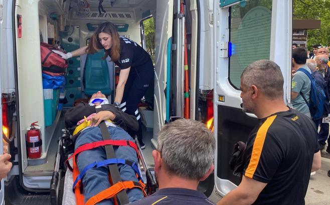 Motosikletin yaya geçidinde çarptığı yaya yaralandı