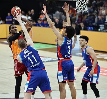Galatasaray - Anadolu Efes: 53-87
