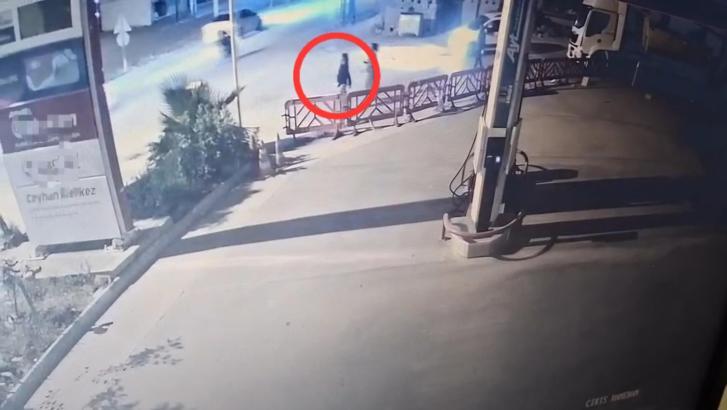 Eski eşini, sokak ortasında ayağından vurdu; olay anı kamerada / Ek fotoğraflar