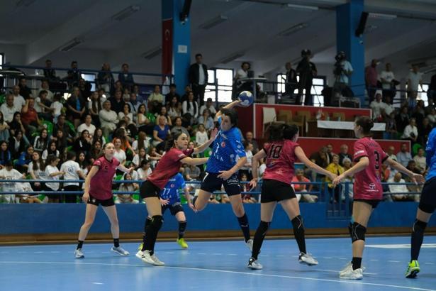 Yalıkavakspor'un çifte şampiyonluk gururu