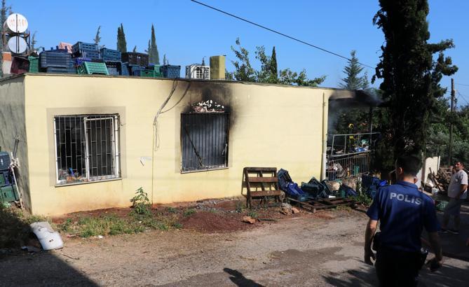 Antalya'da evleri yanan çift destek bekliyor