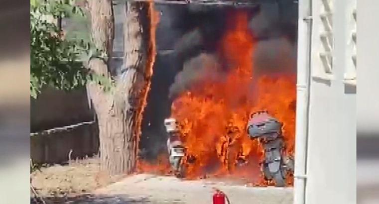 Park halindeki 6 motosiklet yandı