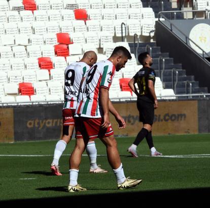 Karşıyaka'da taraftar-futbolcu gerilimi