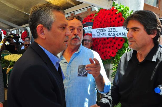 CHP lideri Özgür Özel, cenazeye katıldı