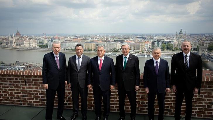 Cumhurbaşkanı Erdoğan, Macaristan'da liderlerle hatıra fotoğrafı çekimine katıldı